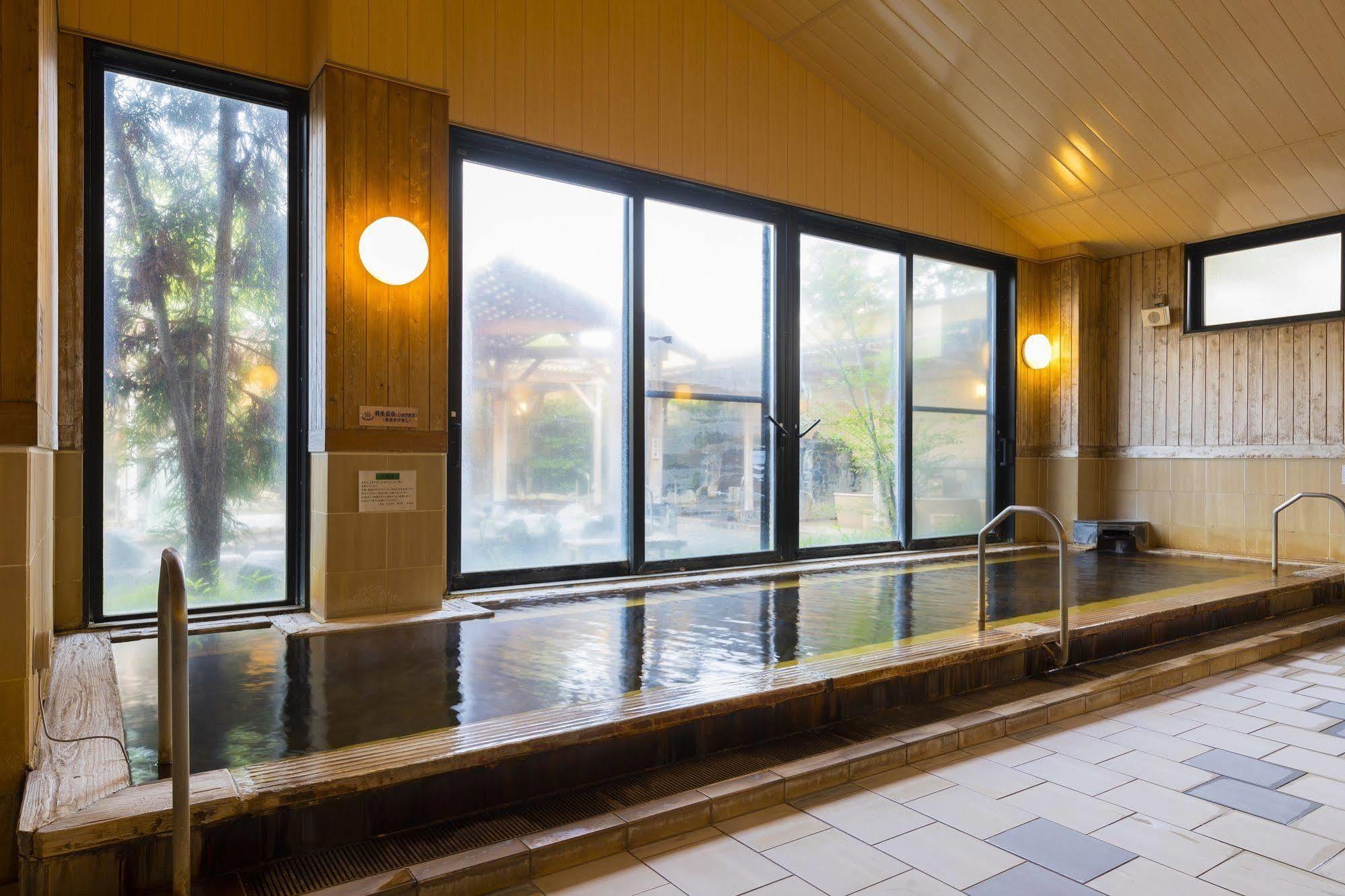 Route Inn Grantia Hanyu Spa Resort Exterior photo